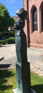 Gedanke, Bronze,vor Brenzkirche Weil der Stadt